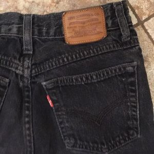Black mom Levi’s denim jeans